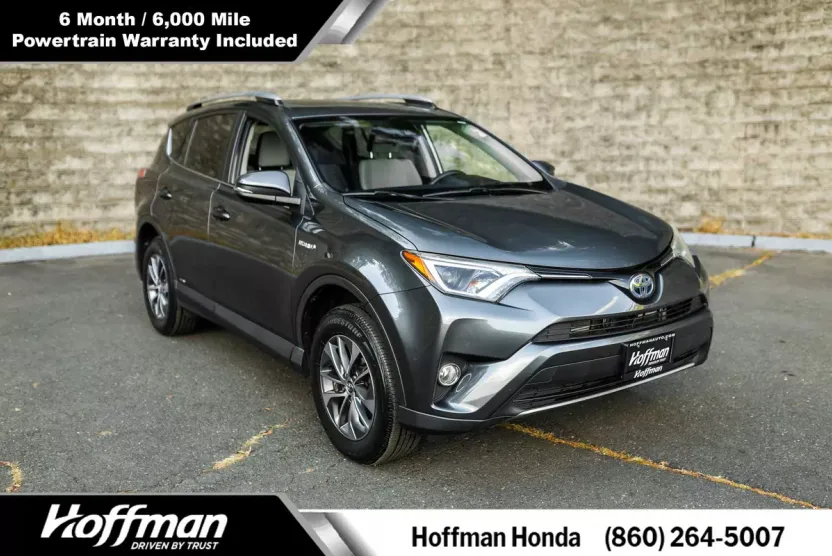 2017 Toyota RAV4 Hybrid XLE photo 1