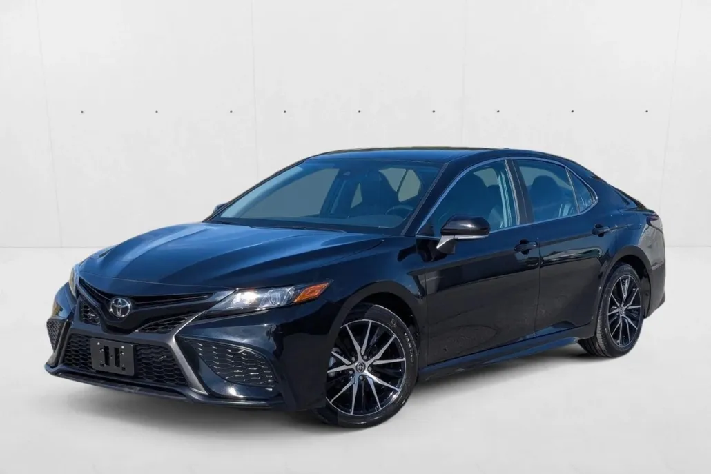 2024 Toyota Camry SE photo 1