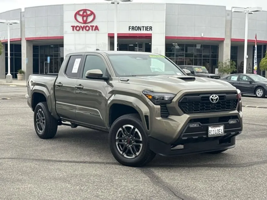2025 Toyota Tacoma TRD Sport photo 1