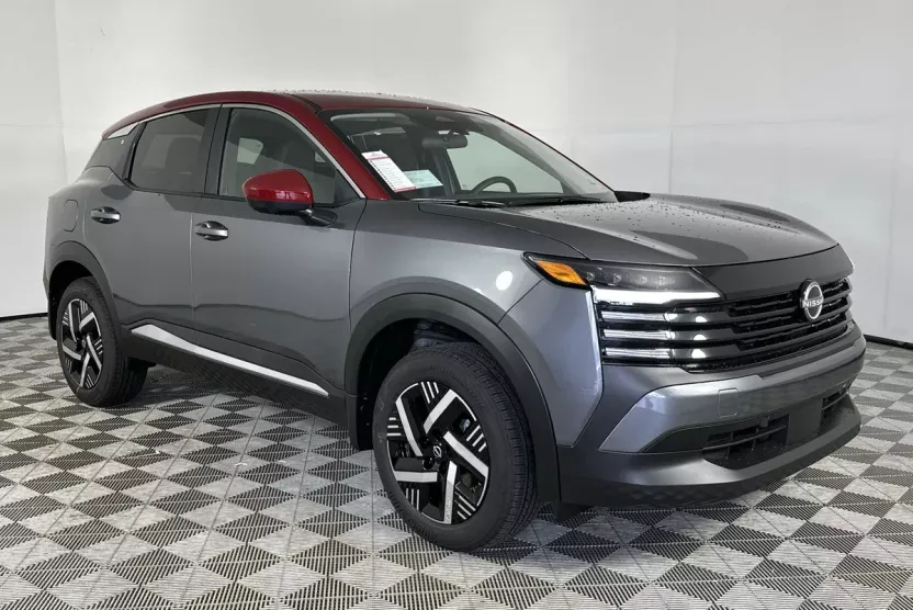 2025 Nissan Kicks SV photo 1