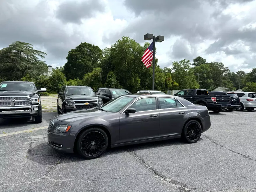 2014 Chrysler 300 photo 1