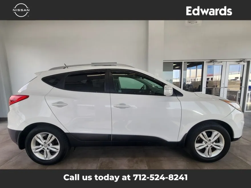 2013 Toyota RAV4 GLS photo 1