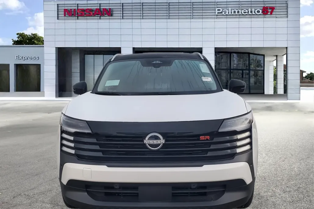 2025 Nissan Kicks SR photo 1