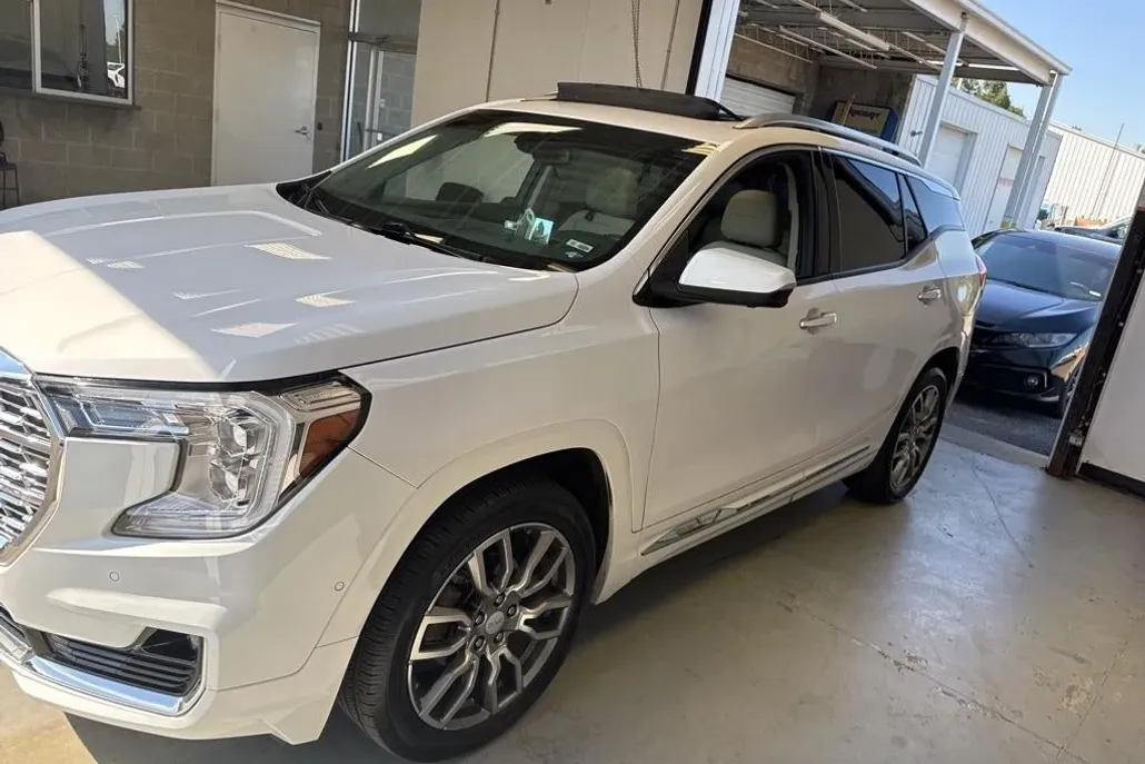 2023 Gmc Terrain Denali photo 1