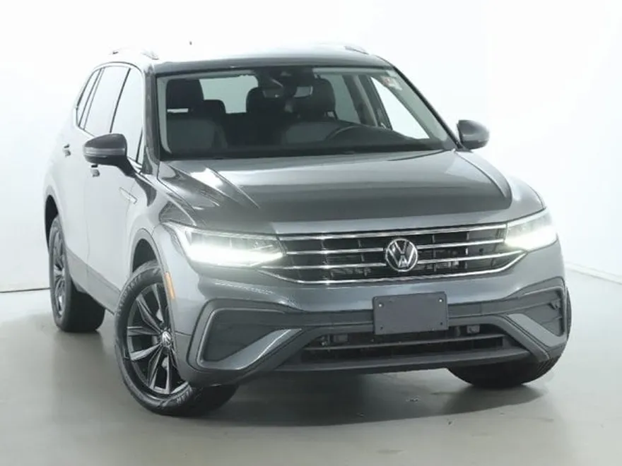 2023 Volkswagen Tiguan SE photo 1
