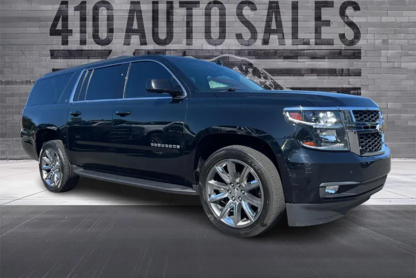 2020 Chevrolet Suburban LT photo 1