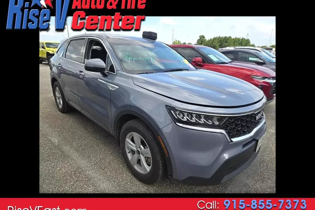 2023 Kia Sorento LX photo 1