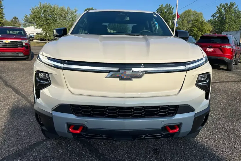 2026 Chevrolet Silverado EV Trail Boss photo 1