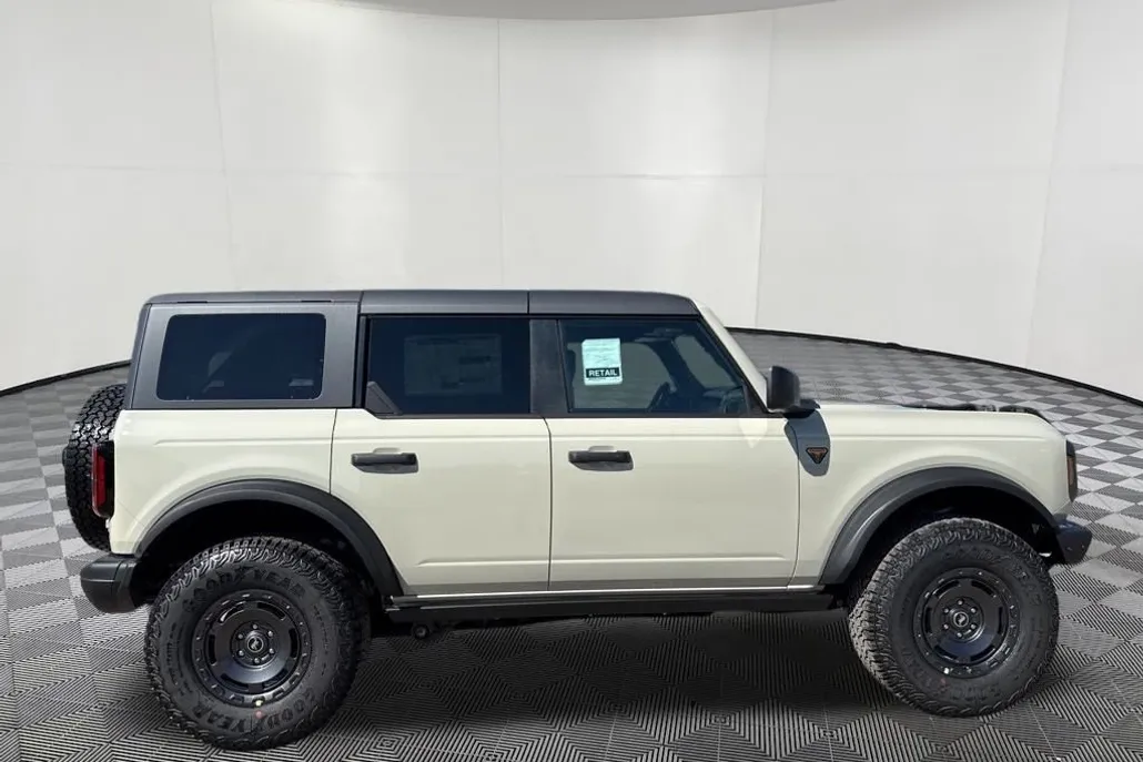 2025 Ford Bronco Badlands photo 1