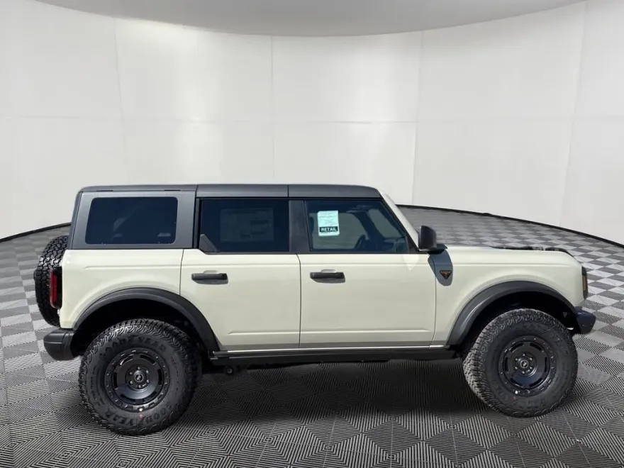 2025 Ford Bronco Badlands photo 1
