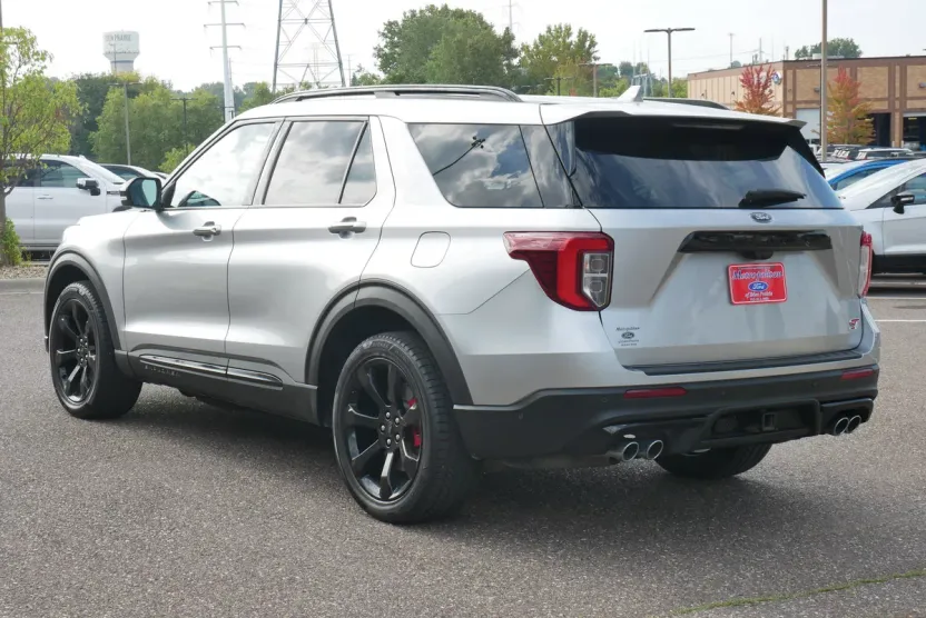 2020 Ford Explorer ST photo 1