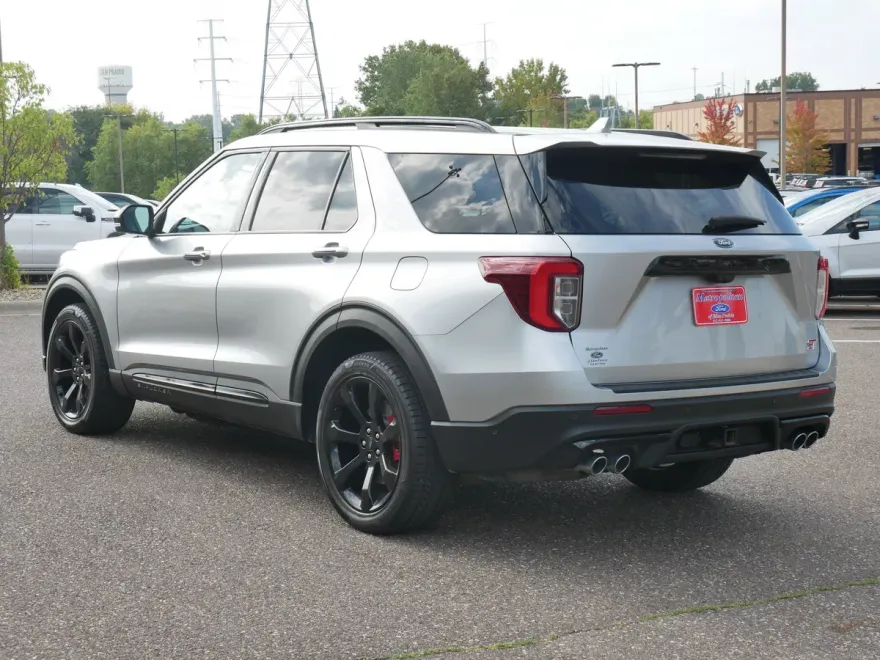 2020 Ford Explorer ST photo 1