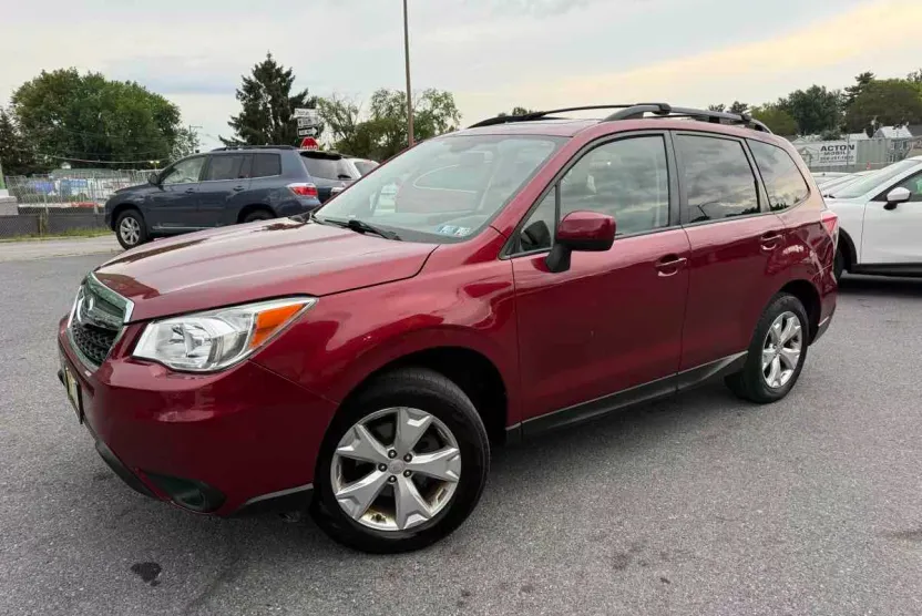 2016 Subaru Forester 2.5i Premium photo 1