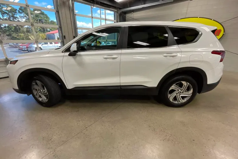 2023 Hyundai Santa Fe SE photo 1