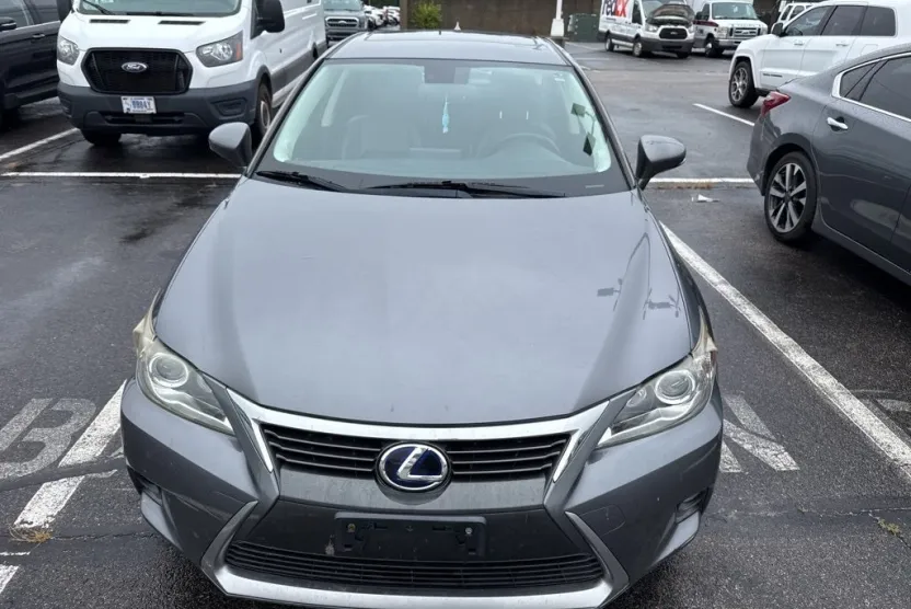 2014 Lexus CT 200h photo 1