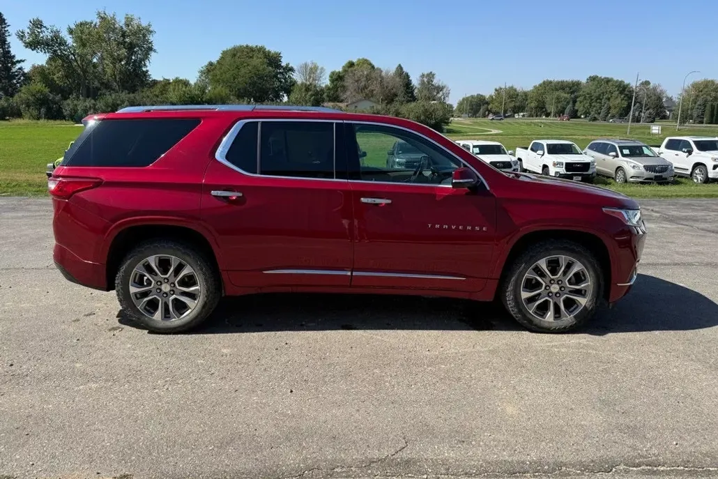 2019 Chevrolet Traverse Premier photo 1