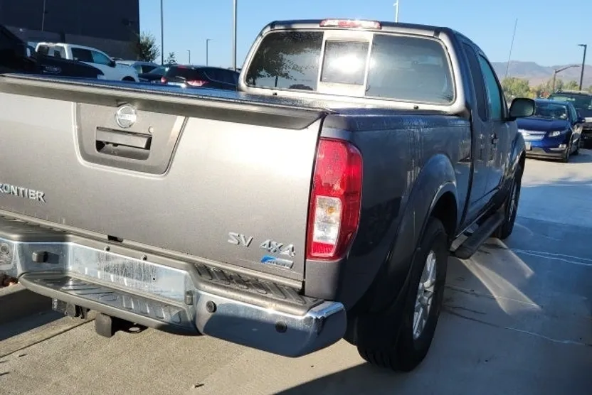 2017 Nissan Frontier SV photo 1