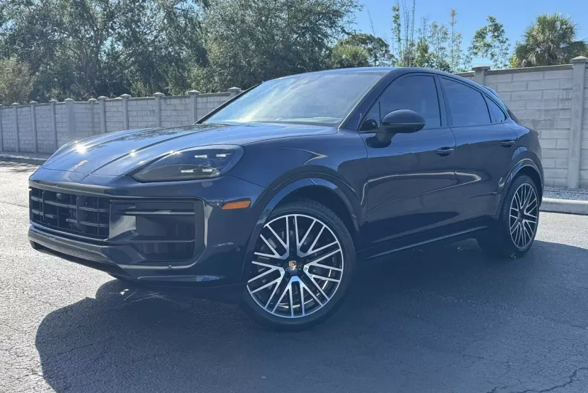2024 Porsche Cayenne Coupe photo 1