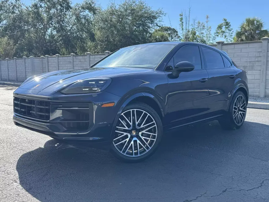 2024 Porsche Cayenne Coupe photo 1