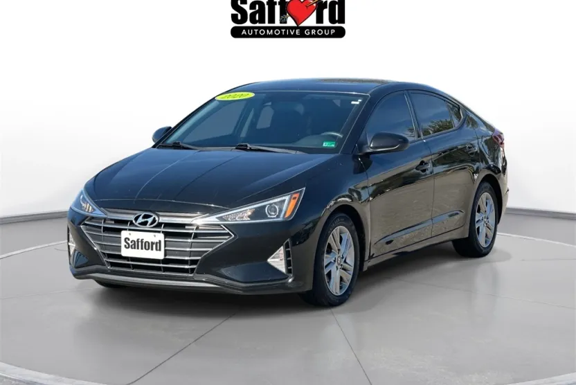 2020 Hyundai Elantra SEL photo 1