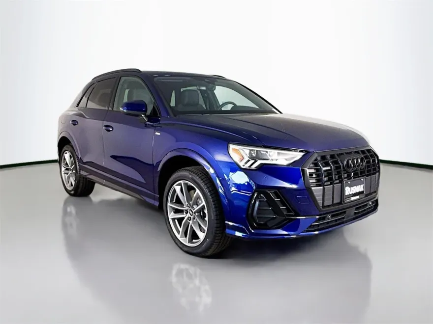 2025 Audi Q3 S line Premium photo 1