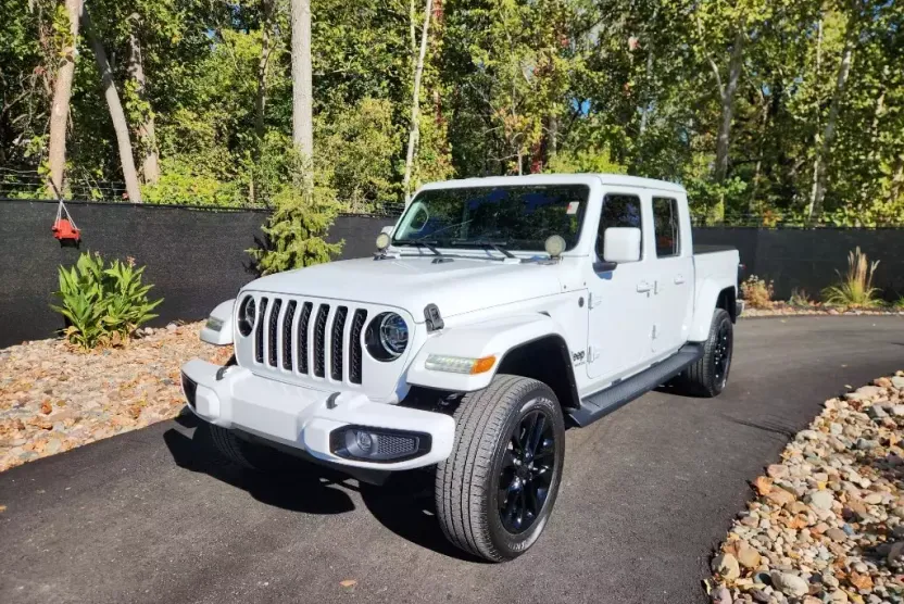 2022 Jeep Gladiator Overland photo 1