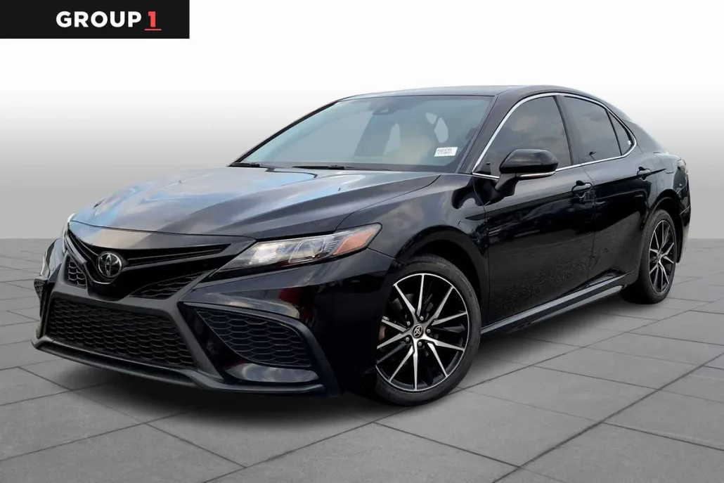2023 Toyota Camry SE photo 1