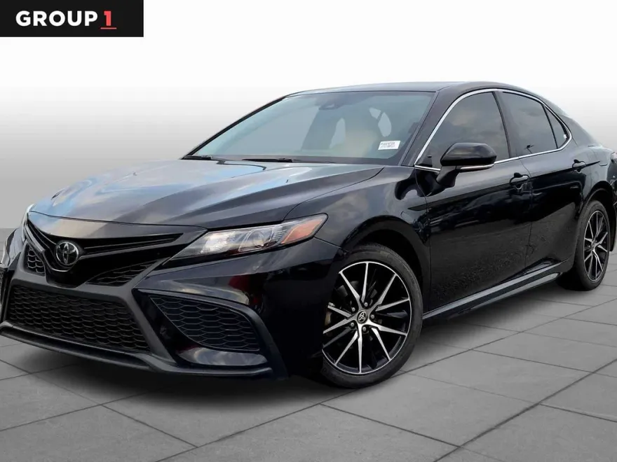 2023 Toyota Camry SE photo 1