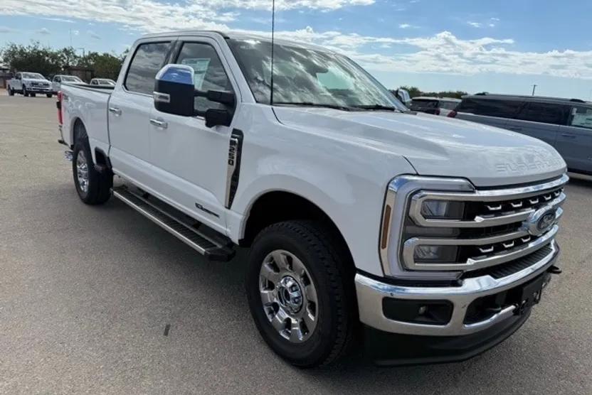2026 Ford F-250 Lariat photo 1