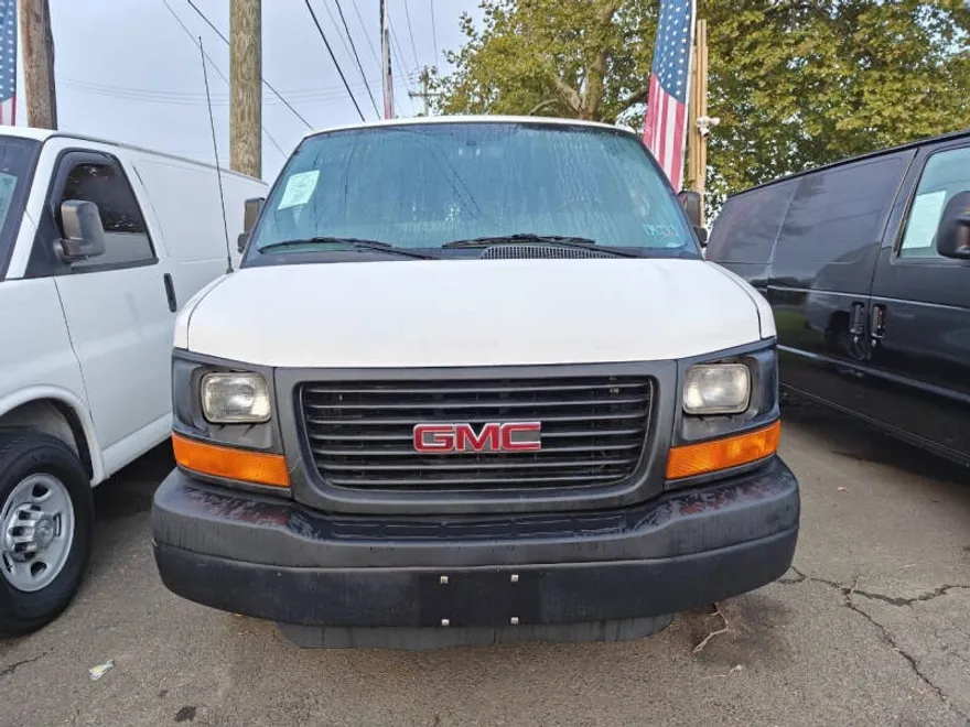 2014 Gmc Savana 3500 Cargo photo 1