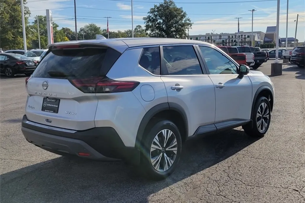 2022 Nissan Rogue SV photo 1