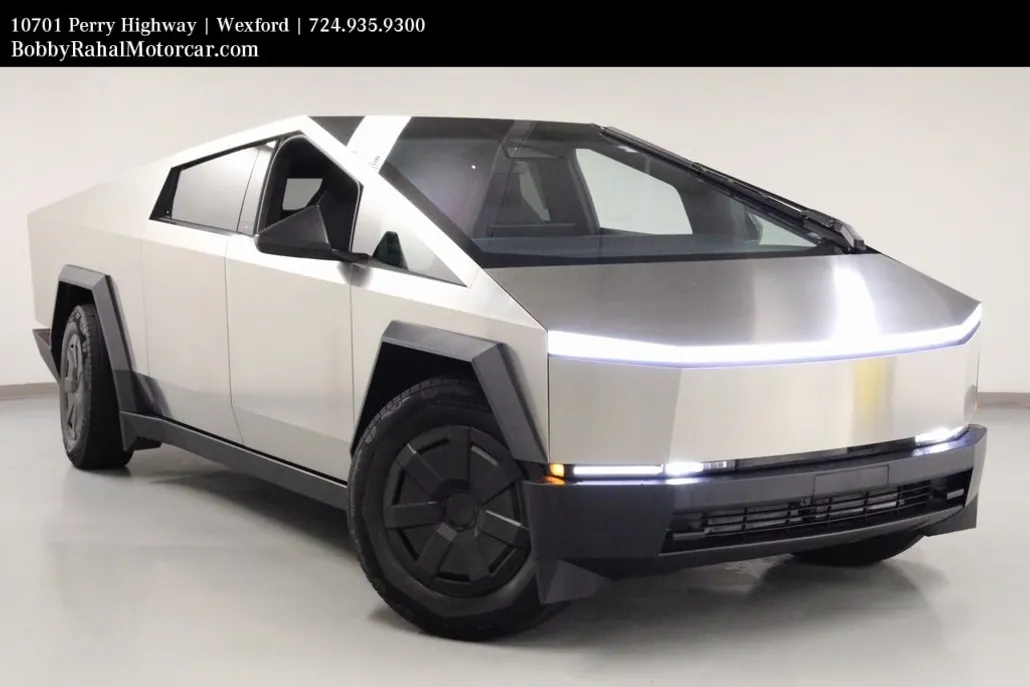 2024 Tesla Cybertruck photo 1