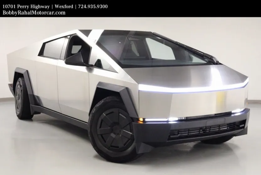 2024 Tesla Cybertruck photo 1