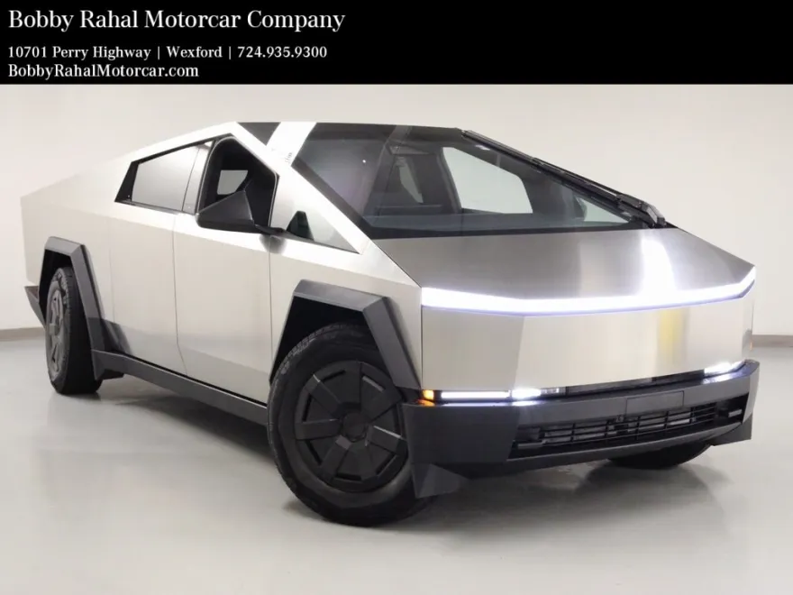 2024 Tesla Cybertruck photo 1