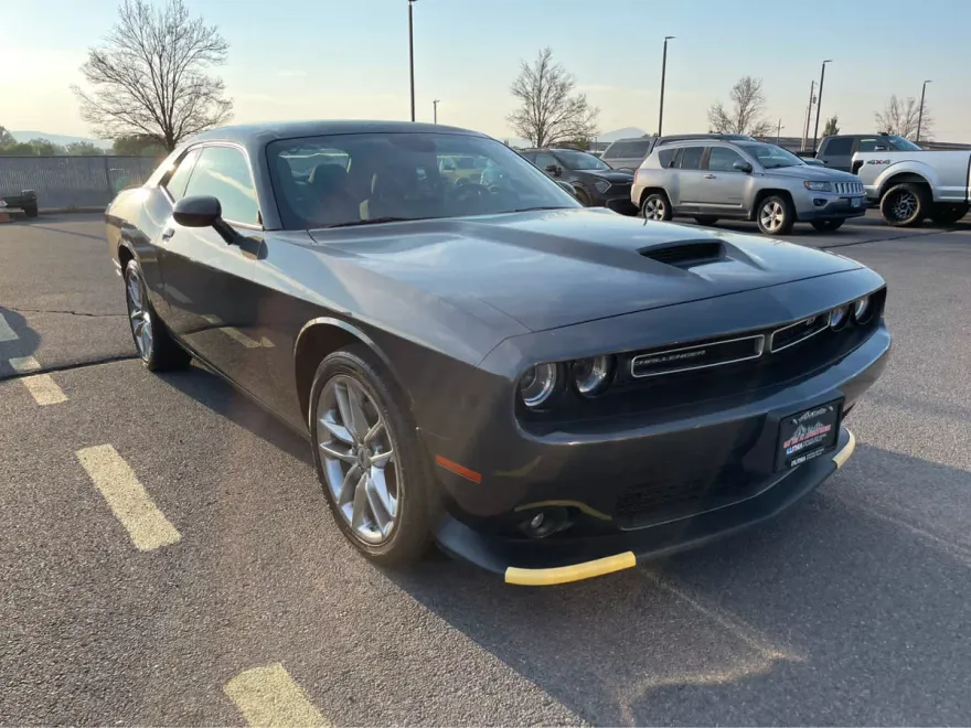 2022 Dodge Challenger GT photo 1