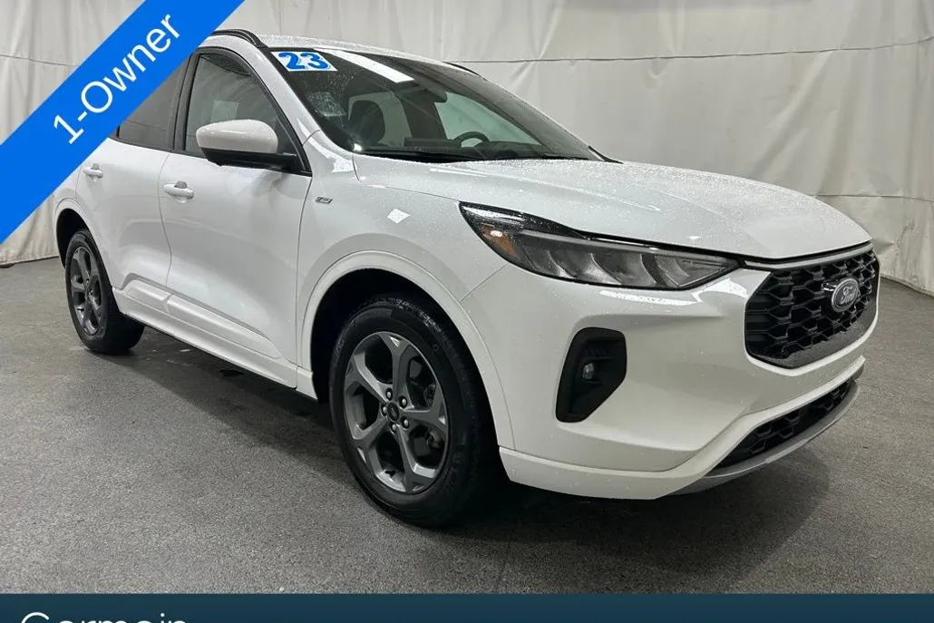 2023 Ford Escape ST-Line Select photo 1