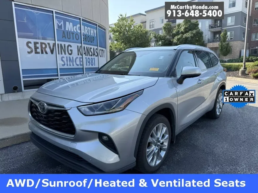 2022 Toyota Highlander Limited photo 1