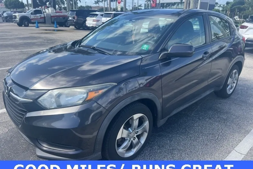 2017 Honda HR-V LX photo 1
