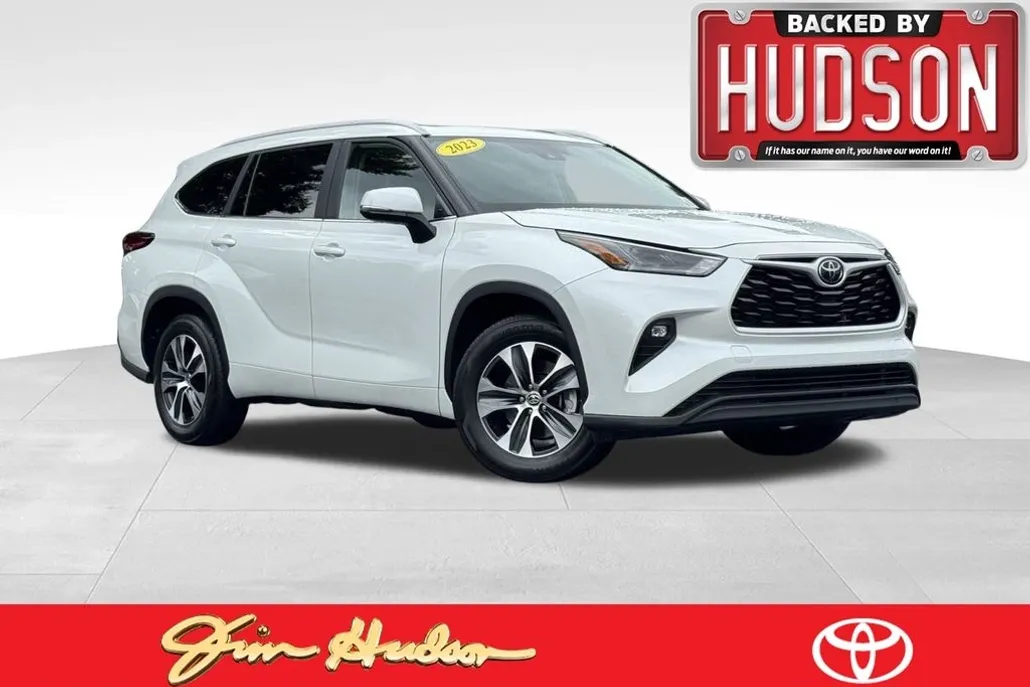 2023 Toyota Highlander XLE photo 1
