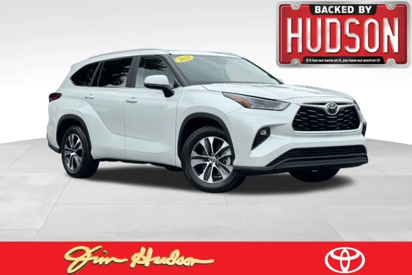 2023 Toyota Highlander XLE photo 1