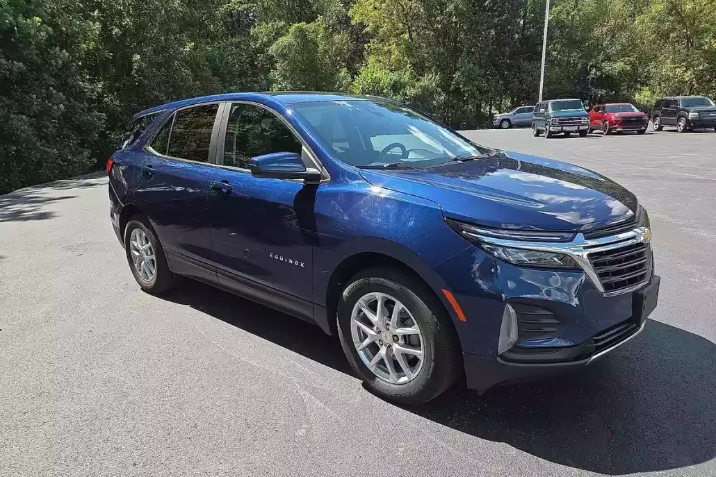 2022 Chevrolet Equinox LT photo 1