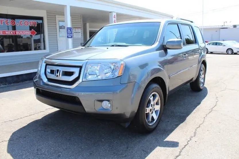 2011 Honda Pilot Touring photo 1