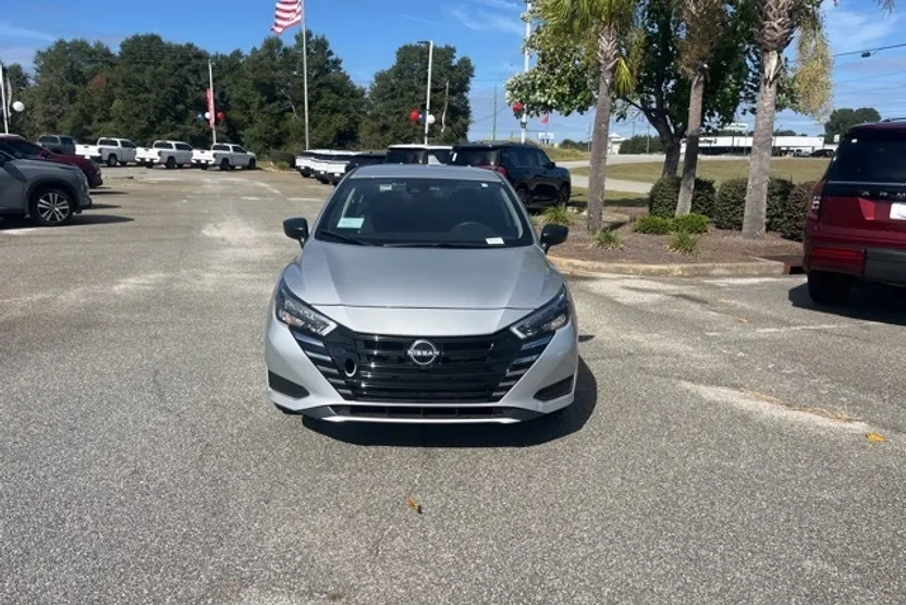 2025 Nissan Versa 1.6 S photo 1