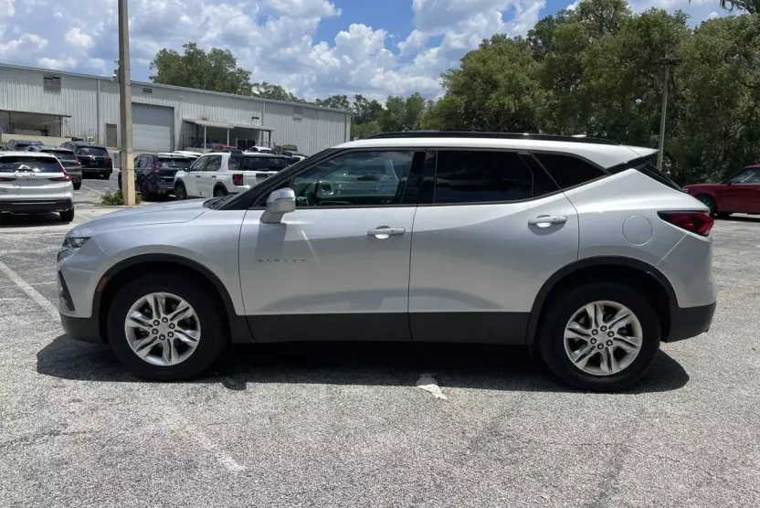 2019 Chevrolet Blazer Base 2LT photo 1