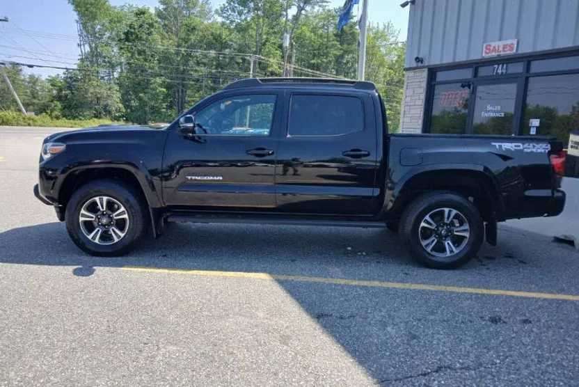 2018 Toyota Tacoma SR5 TRD Pro Sport photo 1