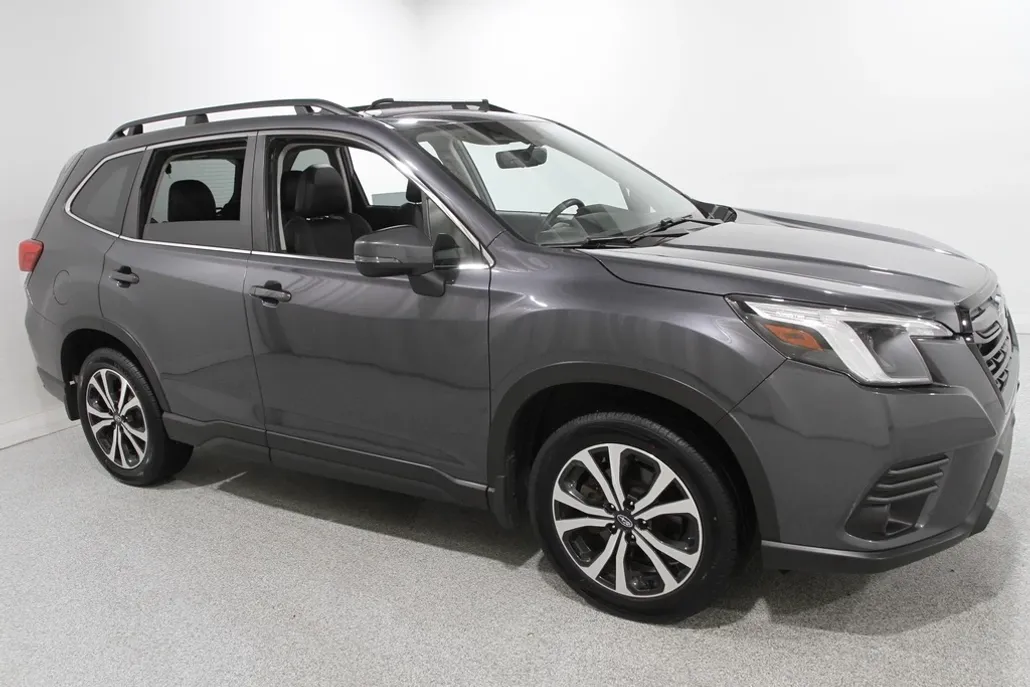 2022 Subaru Forester Limited photo 1
