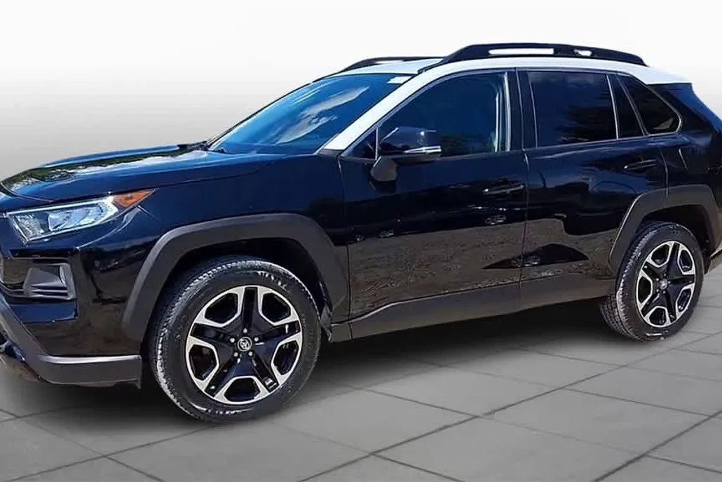 2019 Toyota RAV4 Adventure photo 1