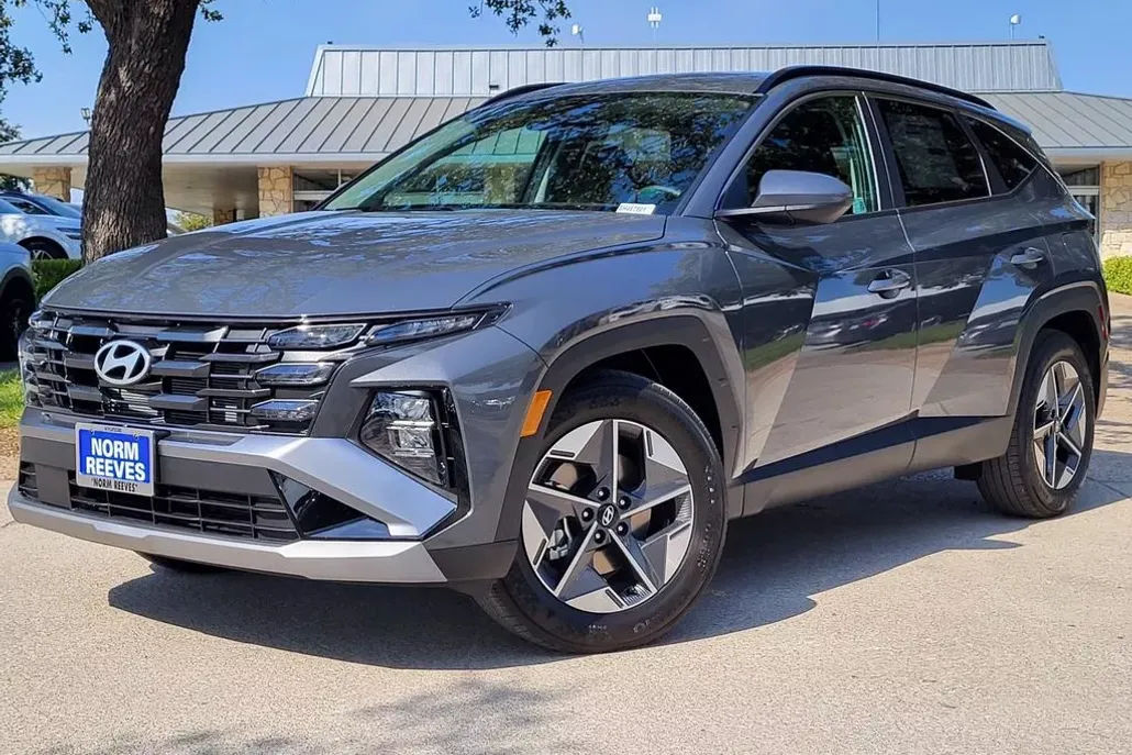 2025 Hyundai Tucson SEL photo 1
