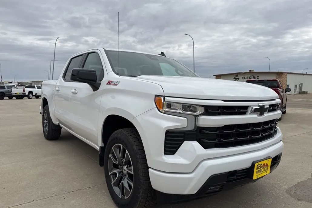 2024 Chevrolet Silverado 1500 RST photo 1