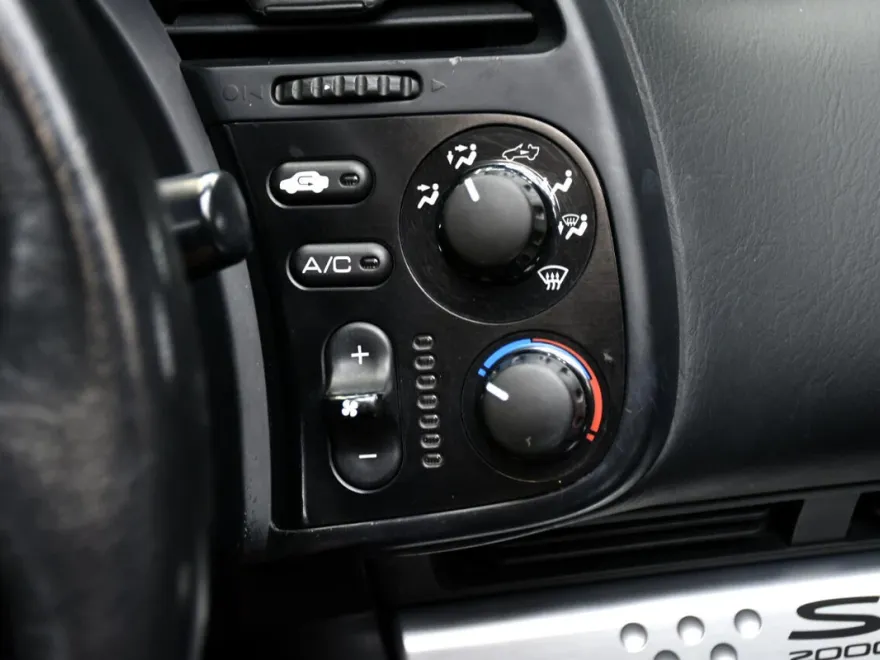 2005 Honda S2000 photo 22